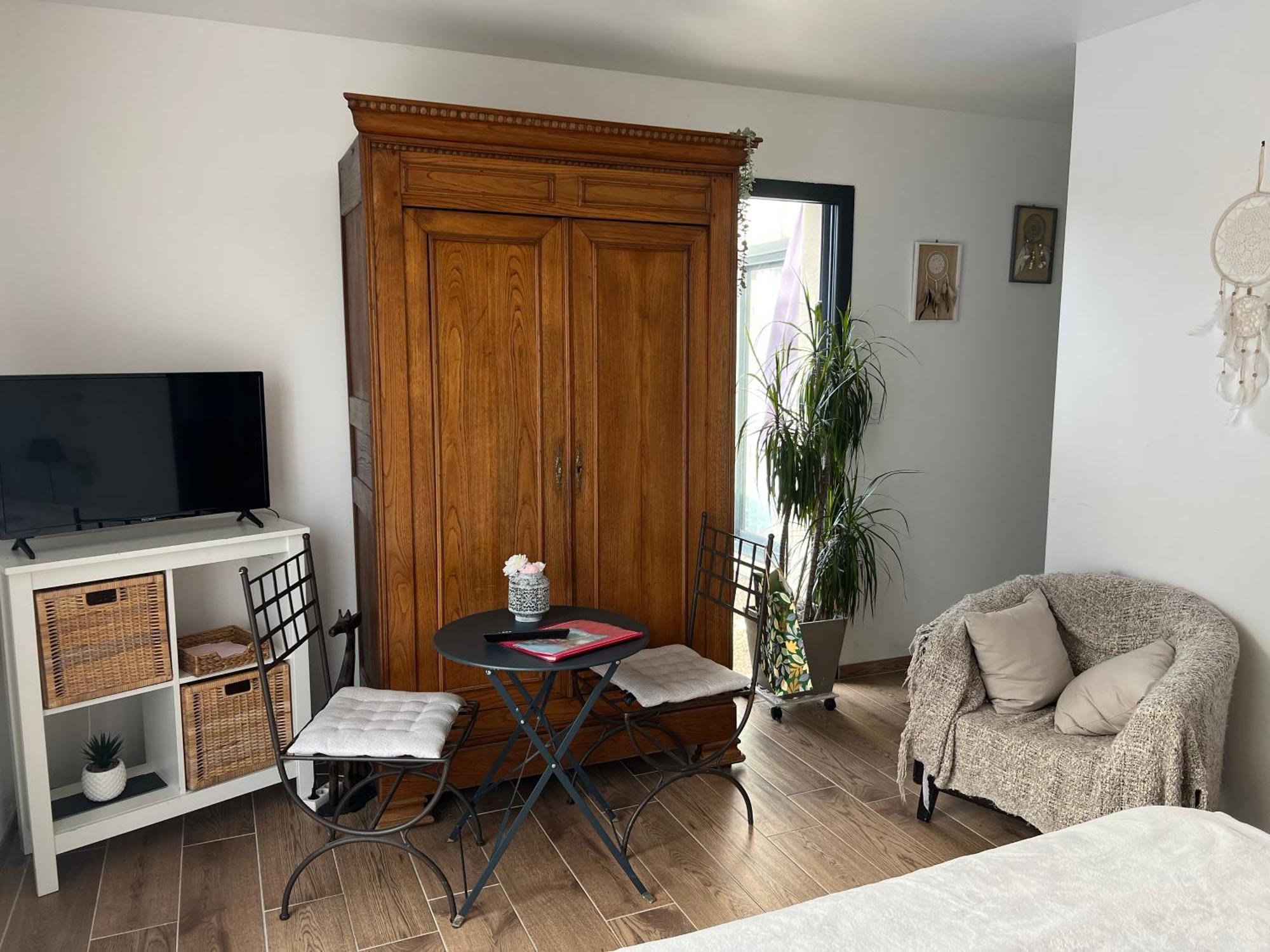 Quiniere - Entre Lac Et Foret - Hebergement Independant Avec Espace Kitchenette Blois Exterior foto